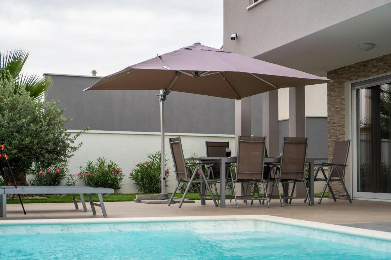 Villa Dea - Dein Rueckzugsort Am Meer Mit Beheiztem Pool Vrsi Εξωτερικό φωτογραφία