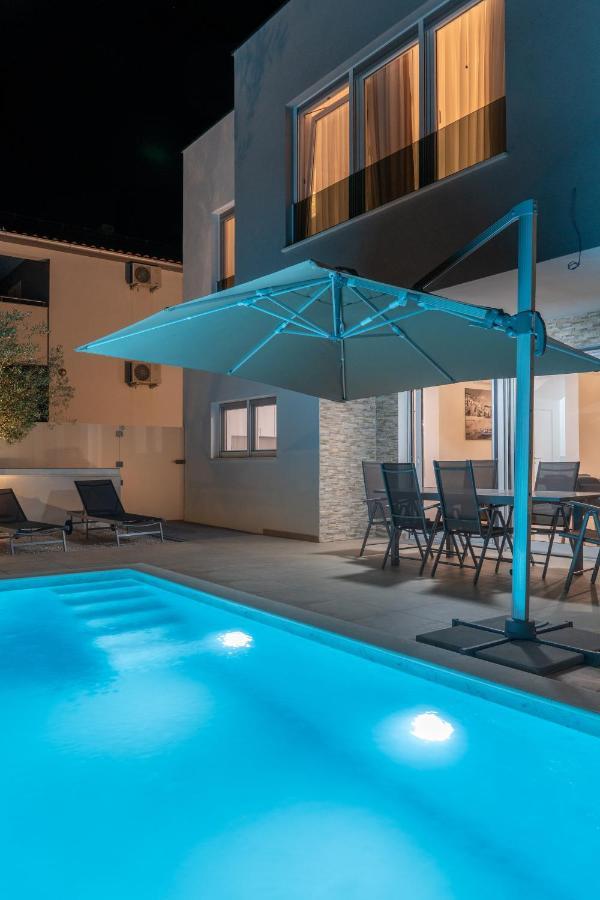 Villa Dea - Dein Rueckzugsort Am Meer Mit Beheiztem Pool Vrsi Εξωτερικό φωτογραφία